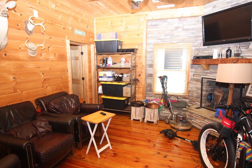 More Photos Of 103 W Elm St, Rockmart General Retail For Sale