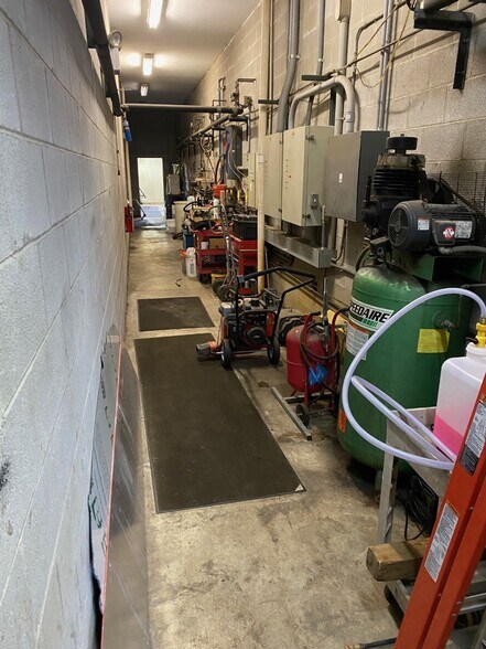 More Photos Of 8990 S Old State Rd, Lewis Center Carwash For Sale