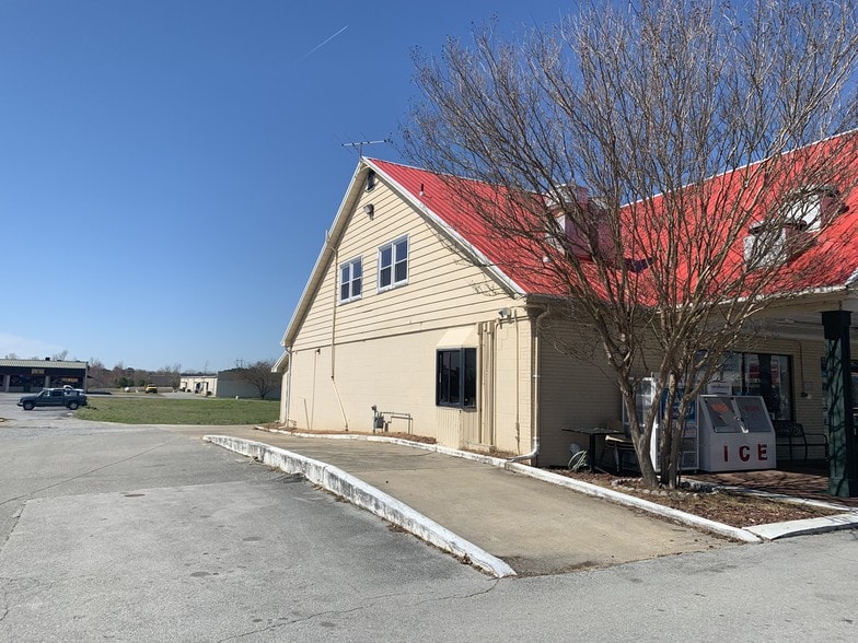 More Photos Of 1020 W New Bern Rd, Kinston Convenience Store For Sale