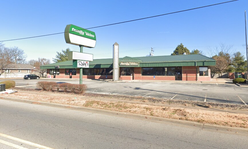 Primary Photo Of 895 E Edwardsville Rd, Wood River Freestanding For Lease