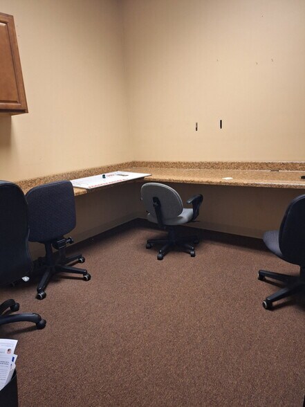 More Photos Of 3928 McCarty Ln, Lafayette Office For Sale