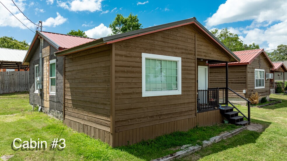 More Photos Of 1511 98th St NW, Grove Storefront For Sale