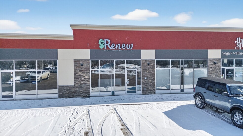More Photos Of 10451 99 Ave, Fort Saskatchewan Storefront For Sale