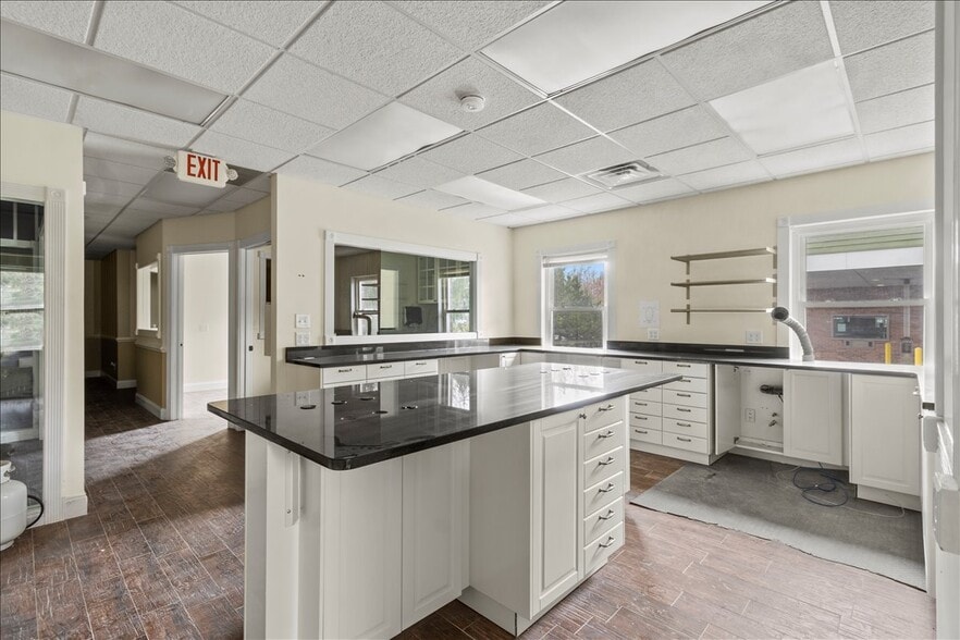 More Photos Of 530 E Main St, Chester Medical For Sale