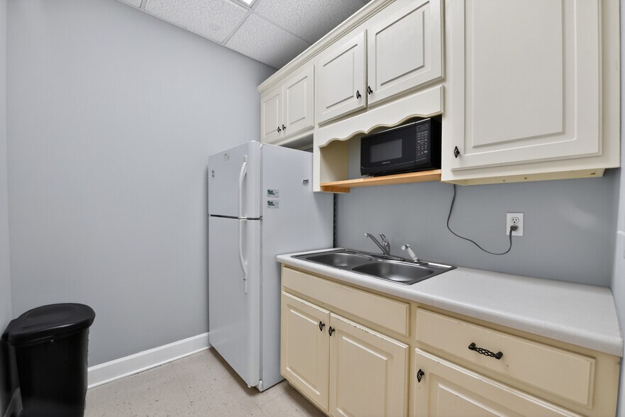 More Photos Of 6950 Hargrove Rd E, Tuscaloosa Office For Lease