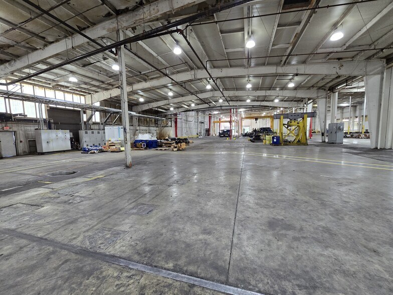 More Photos Of 2785 McCracken Rd, Hernando Manufacturing For Sale