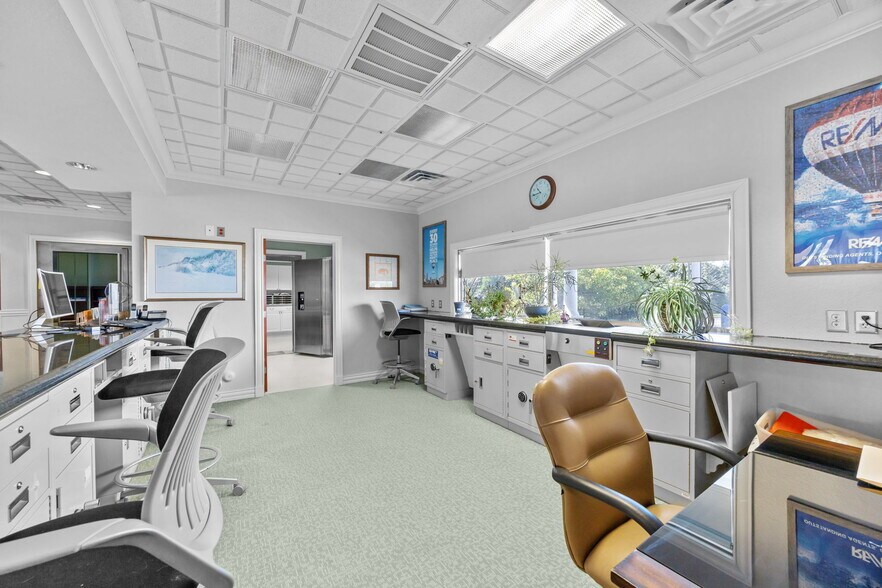 More Photos Of 8468 Caratoke Hwy, Powells Point Bank For Lease