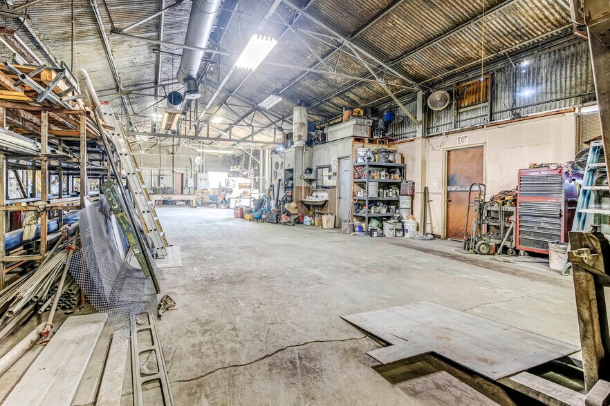 More Photos Of 5005 E Slauson Ave, Vernon Warehouse For Sale