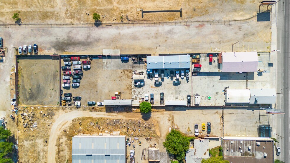 More Photos Of 307 W Avenue I, Lancaster Service For Sale