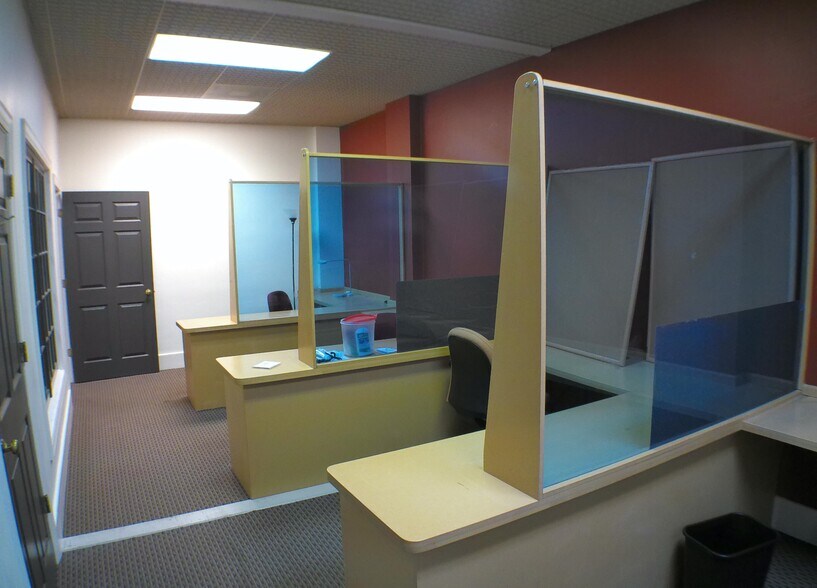 More Photos Of 306 E Main St, Richmond Office For Sale