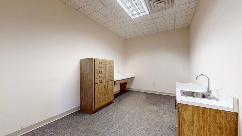 More Photos Of 2228-2230 Sunset Blvd, Steubenville Office For Lease