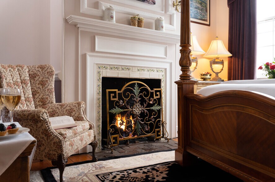 More Photos Of 28 W Bridge St, New Hope Hospitality For Sale