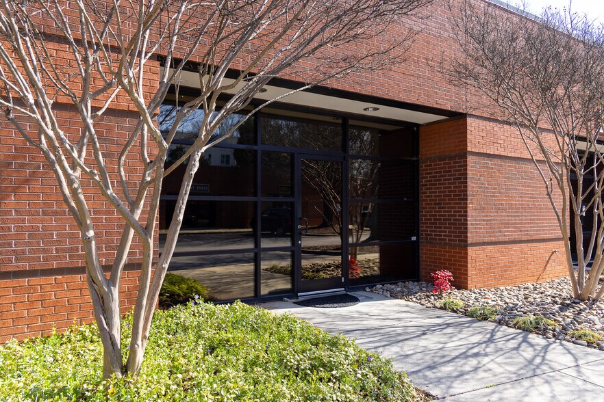 More Photos Of 3225 Blue Ridge Rd, Raleigh Medical For Lease