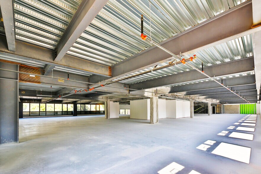 More Photos Of 900 Gayley Ave, Los Angeles Office For Sale
