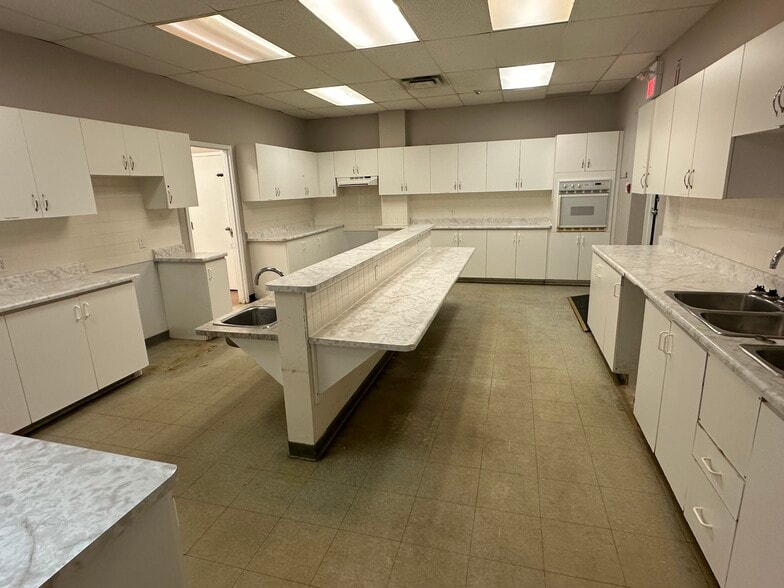 More Photos Of 20962 Dalton Rd, Georgina Storefront For Sale