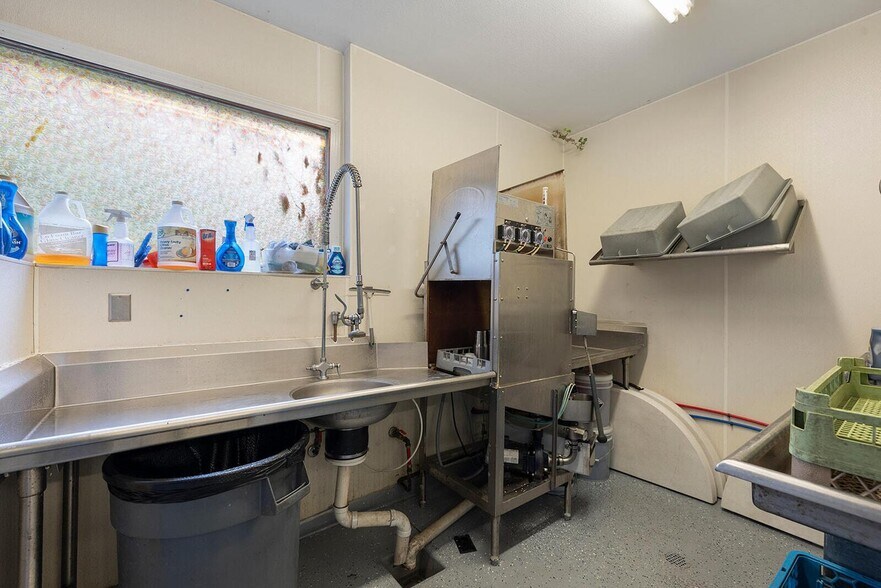 More Photos Of 381 W Guin Rd, Nixa Lodge Meeting Hall For Sale