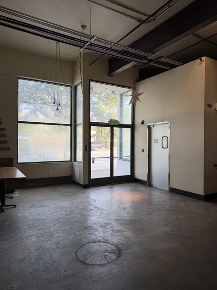 More Photos Of 5924-5930 York Blvd, Los Angeles Restaurant For Lease