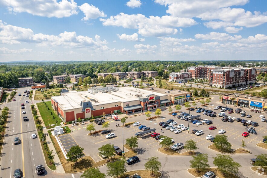 More Photos Of 2800-2860 Prom Saint-Honoré, Boisbriand Unknown For Lease