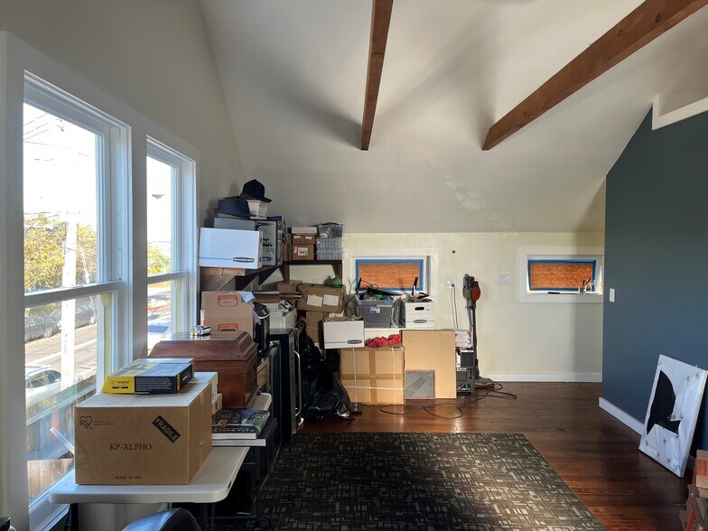 More Photos Of 5874 Doyle St, Emeryville Office For Sale