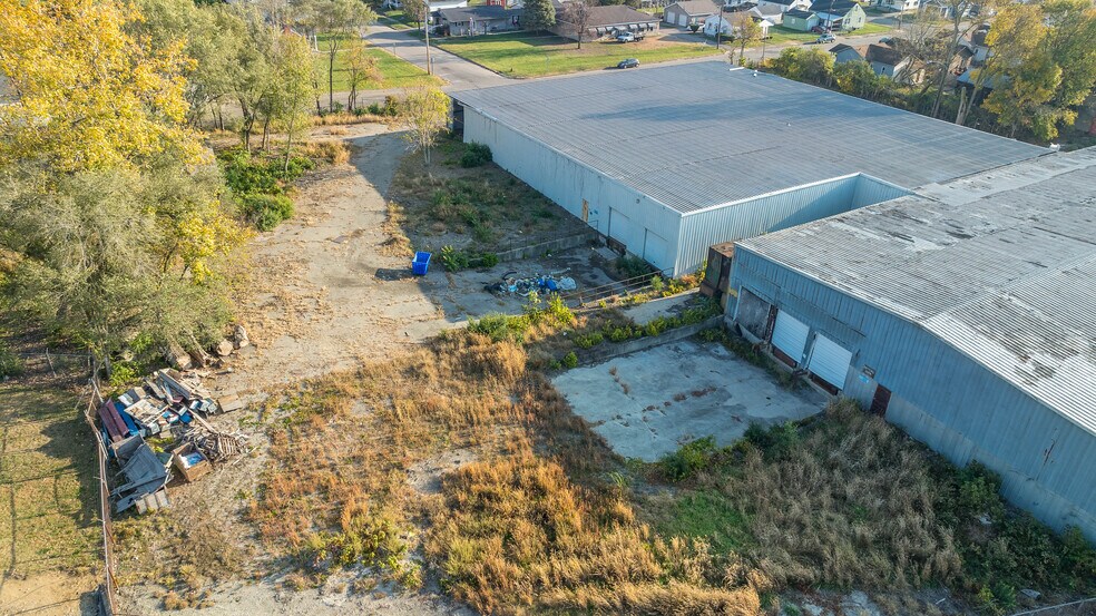 More Photos Of 413 Oxford Rd, Franklin Manufacturing For Sale