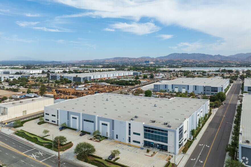 More Photos Of 865 S Washington Ave, San Bernardino Distribution For Lease