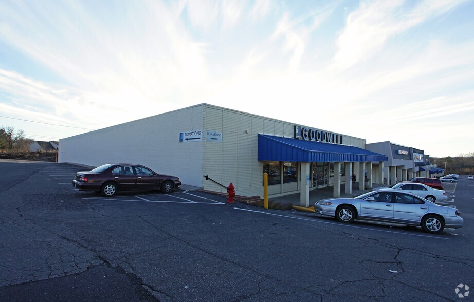 More Photos Of 2500 W Franklin Blvd, Gastonia Unknown For Lease