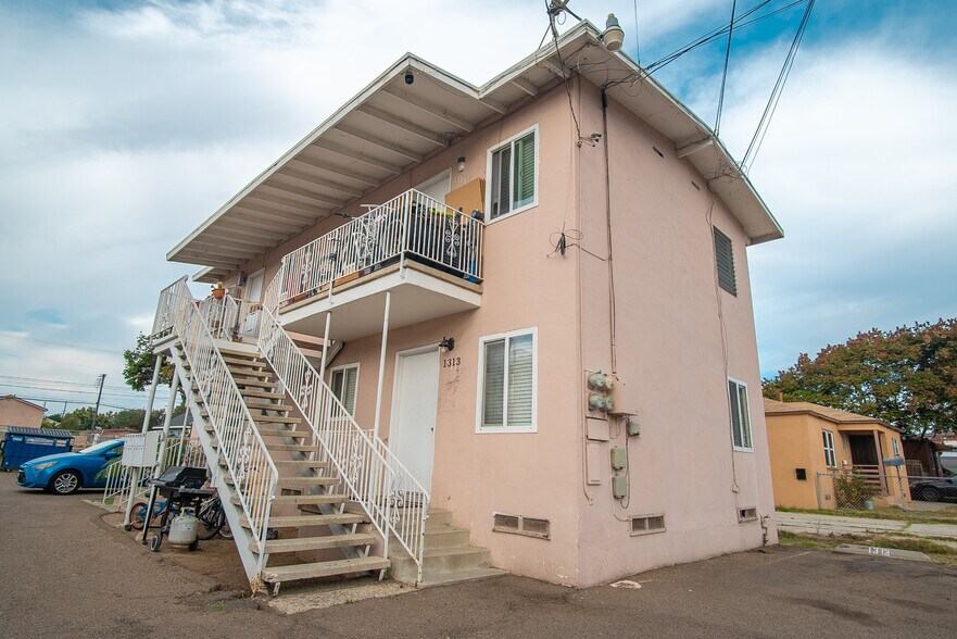 More Photos Of 1313 E 9th St, National City Apartments For Sale