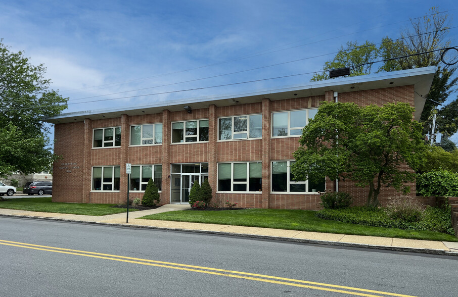 Primary Photo Of 1806 N Van Buren St, Wilmington Medical For Sale