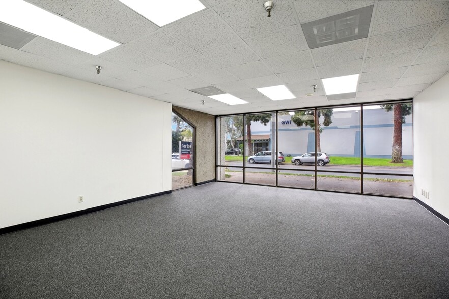 More Photos Of 12753 Moore St, Cerritos Warehouse For Lease
