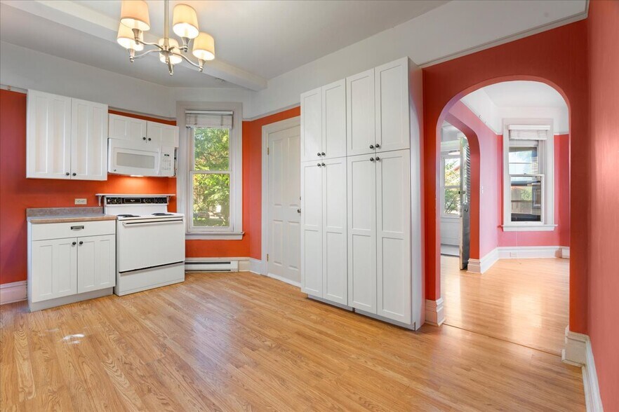 More Photos Of 2616 SE Pine St, Portland Apartments For Sale