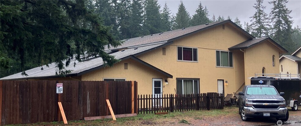 More Photos Of 1125 N 13th St, Shelton Multifamily For Sale