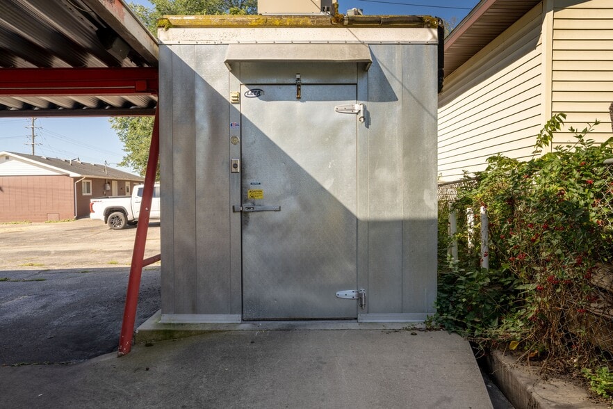 More Photos Of 514 S Water St, Sparta Fast Food For Sale