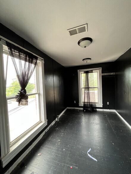 More Photos Of 29023-29029 Euclid Ave, Wickliffe Loft Creative Space For Lease