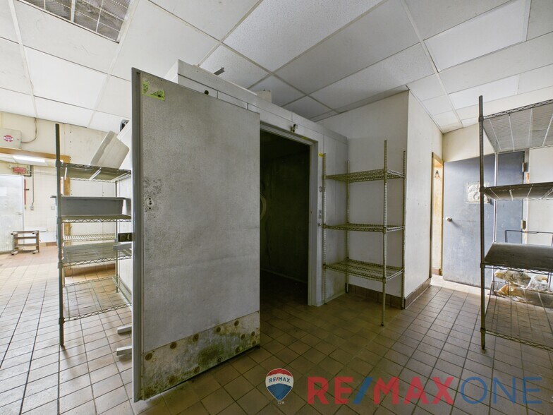 More Photos Of 2208 E Kansas Ave, Garden City Fast Food For Sale