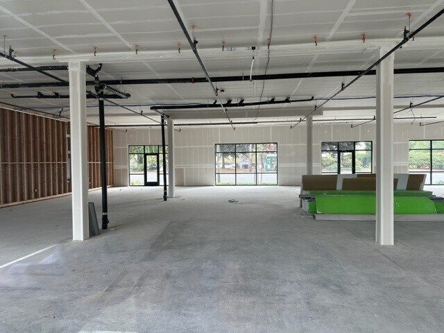 More Photos Of 989 S Burlington Blvd, Burlington Apartments For Lease