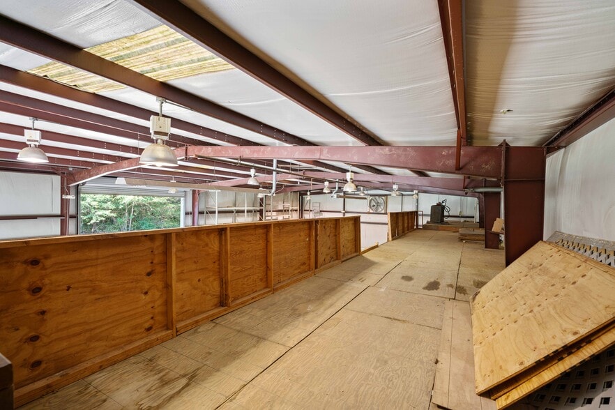 More Photos Of 533 Crest Dr, Easley Industrial For Sale