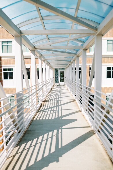 More Photos Of 633 Brookdale Dr, Statesville Medical For Lease