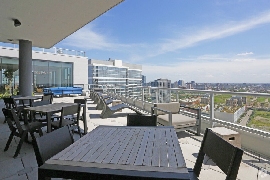 More Photos Of 720 S Wells St, Chicago Multifamily For Sale
