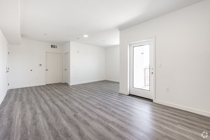 More Photos Of 300 W 60th St, Los Angeles Apartments For Sale