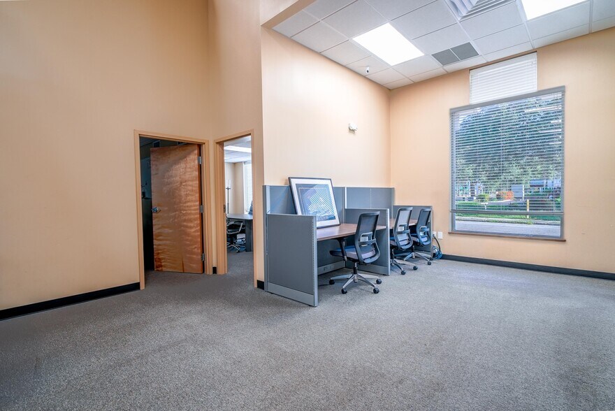 More Photos Of 1033 Dr Martin Luther King Jr St N, Saint Petersburg Medical For Sale