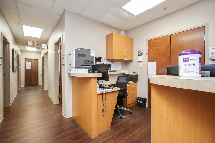 More Photos Of 12 Sammy McGhee Blvd, Jasper Office For Sale