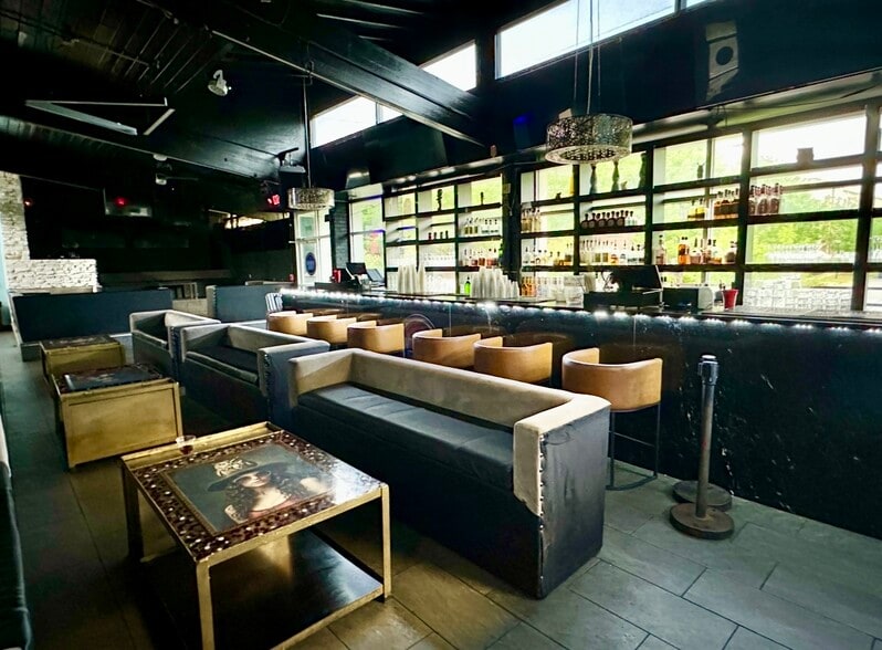 More Photos Of 832 Seigle Ave, Charlotte Restaurant For Lease