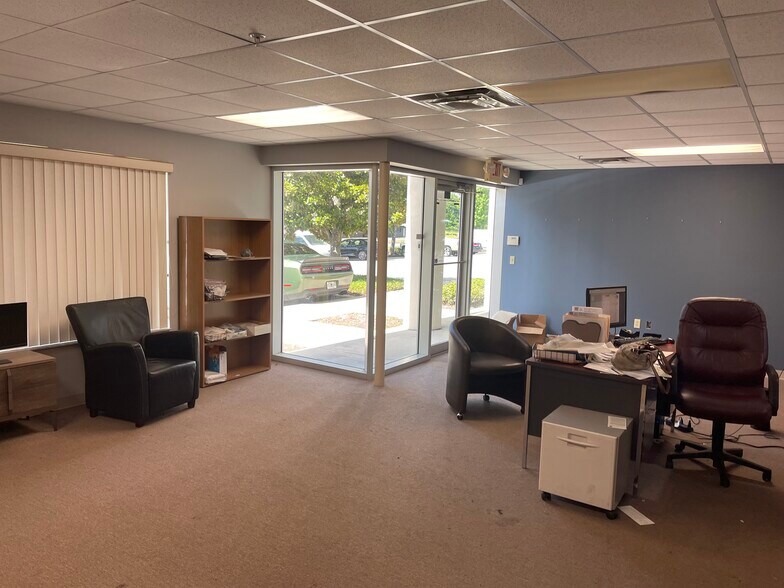 More Photos Of 4333 Silver Star Rd, Orlando Warehouse For Lease