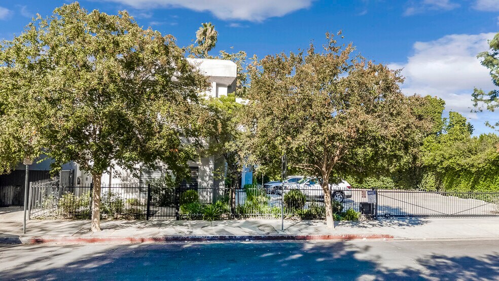 More Photos Of 18709 Topham St, Tarzana Loft Creative Space For Sale