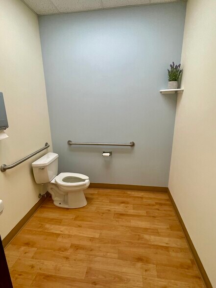 More Photos Of 1125 E Michigan Ave, Battle Creek Unknown For Lease
