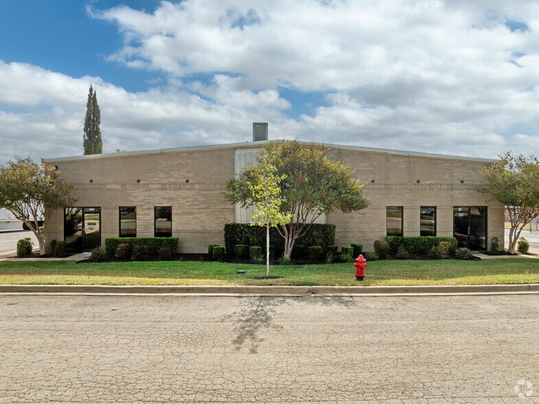 More Photos Of 7303 Burleson Rd, Austin Unknown For Lease