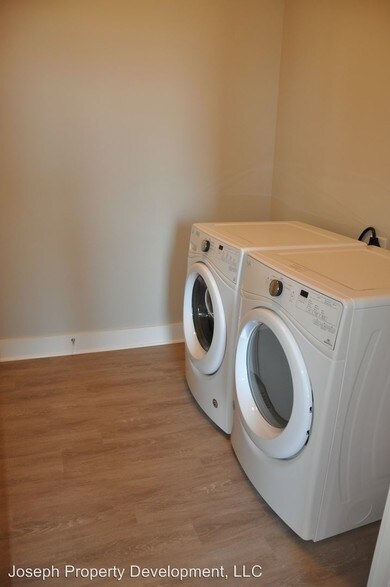 More Photos Of 4175 N Oakland Ave, Shorewood Multifamily For Sale