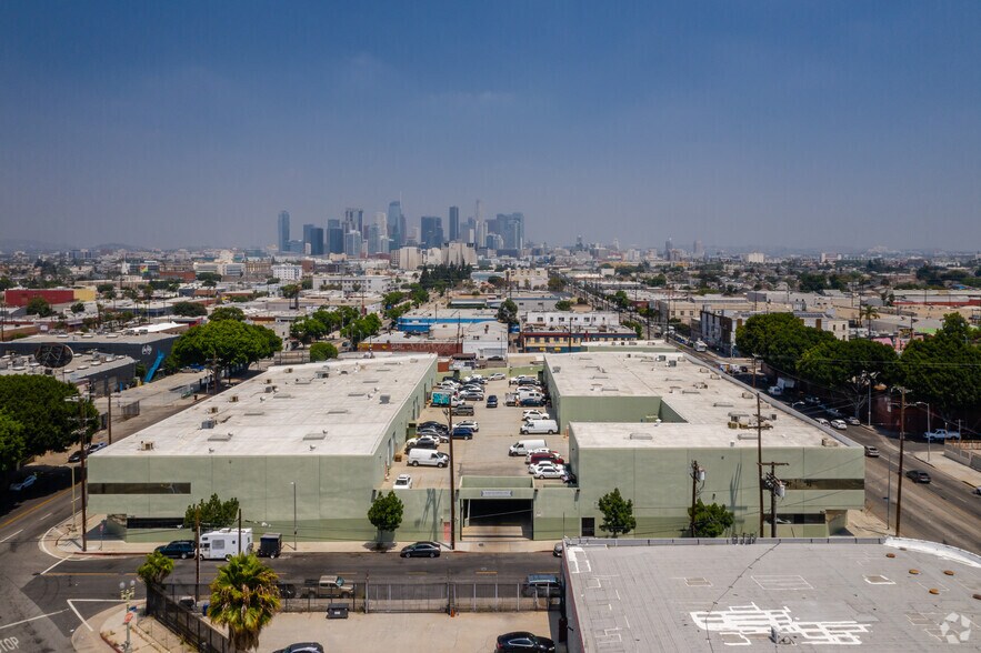 More Photos Of 3490 S Broadway, Los Angeles Warehouse For Lease