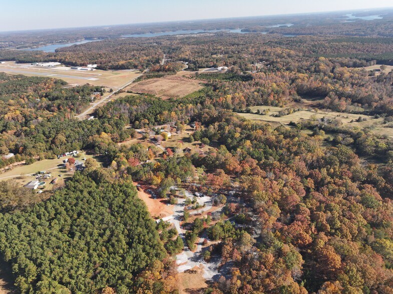 More Photos Of 187 Boone Creek Rd, Salem Specialty For Sale