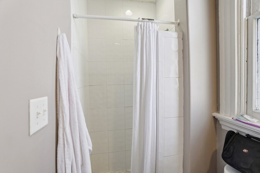More Photos Of 2337 Victory Pky, Cincinnati Office Residential For Sale